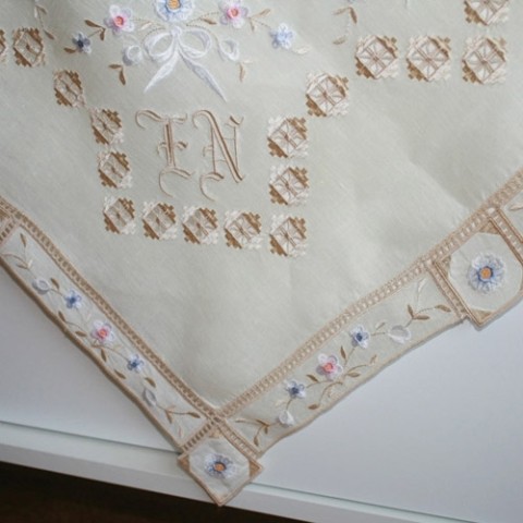 vanessa-tablecloth1